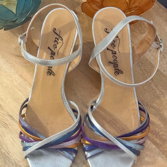 Free People Golden Hour Metallic Wedge Heels – Silver/Blue – Size 38, US 8 - Picture 6 of 11